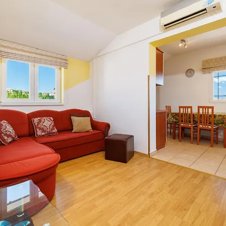 Apartment Ivan C