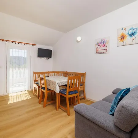 Apartment Ivan C