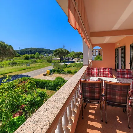 Ivan C Apartment Lopar