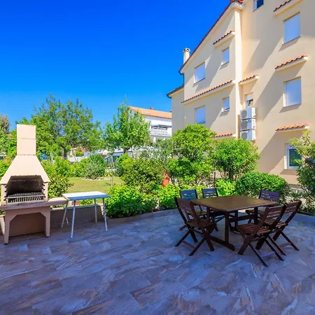 Ivan C Appartement Lopar