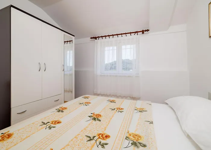 Ivan C 아파트 로파르