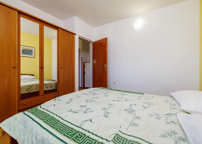 Ivan C 아파트 로파르