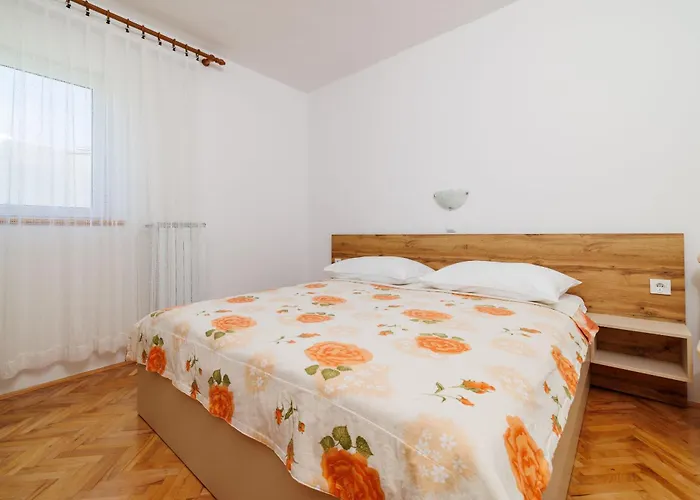 Ivan C 아파트 로파르